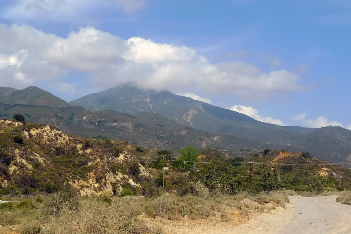 Locksmith serving Trabuco Canyon California near the canyon road